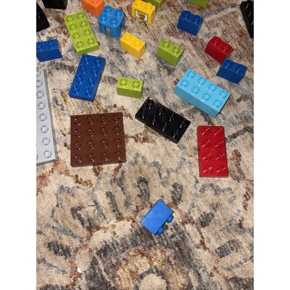 LEGO DUPLO Mixed Lot 100 Pieces/Figurines/Vehicles Genuine Set - Picture 14 of 16